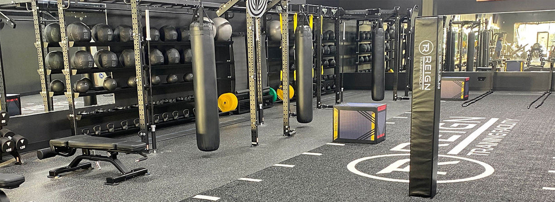 A Gym Near Riverside That Can Help With Strength Training and Weight Loss